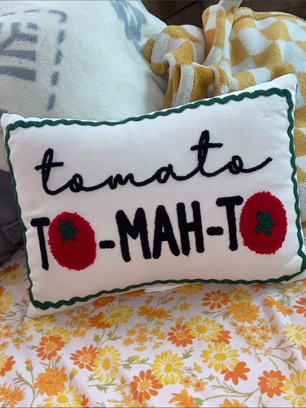TOMATO TO-MAH-TO EMBROIDERED PILLOW Accent Throw Lumbar NWOT